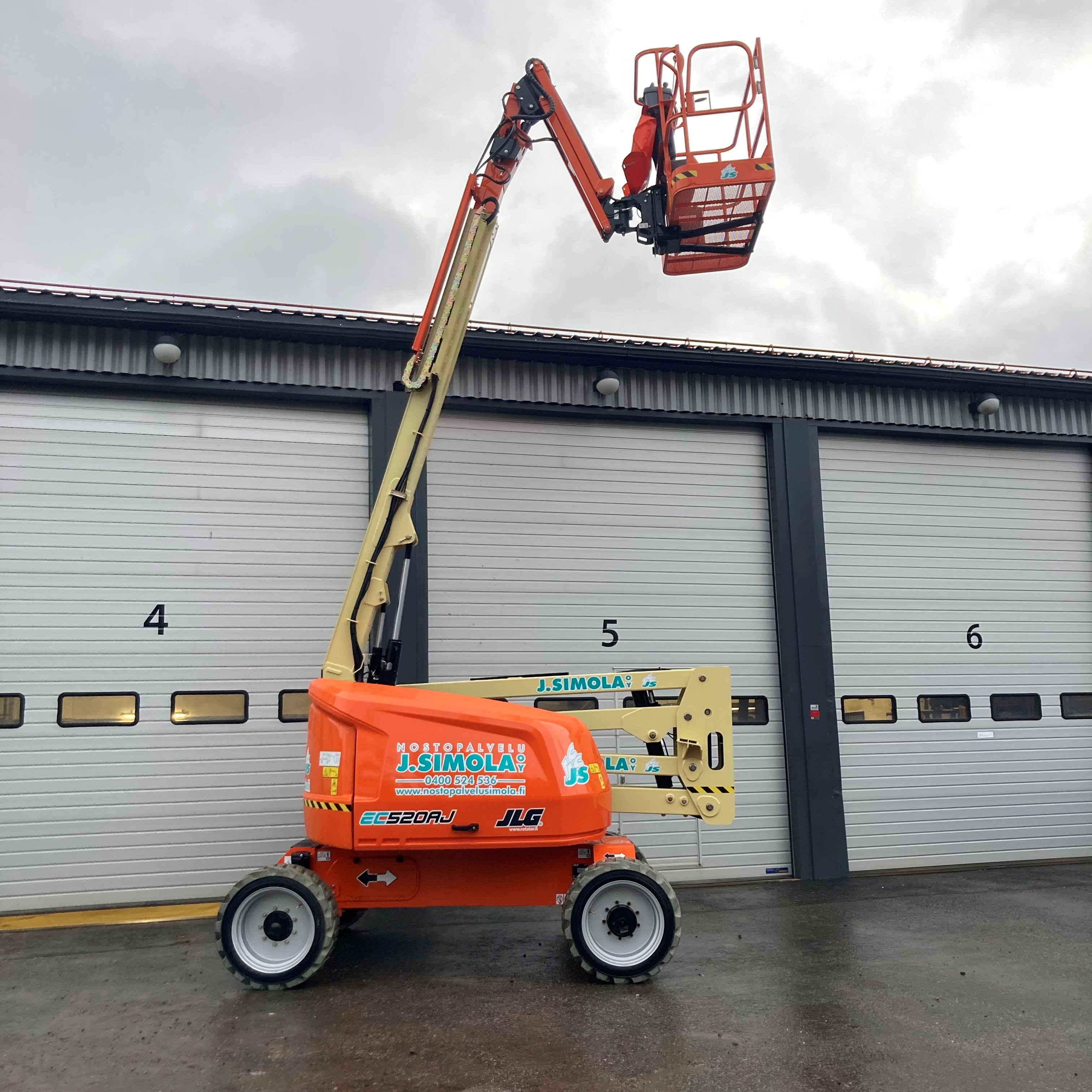 JLG EC520AJ 